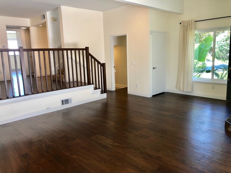 Living Room - 17195 Palisades Cir