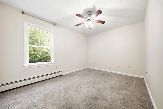 Building Photo - 1799 Bodwell Rd