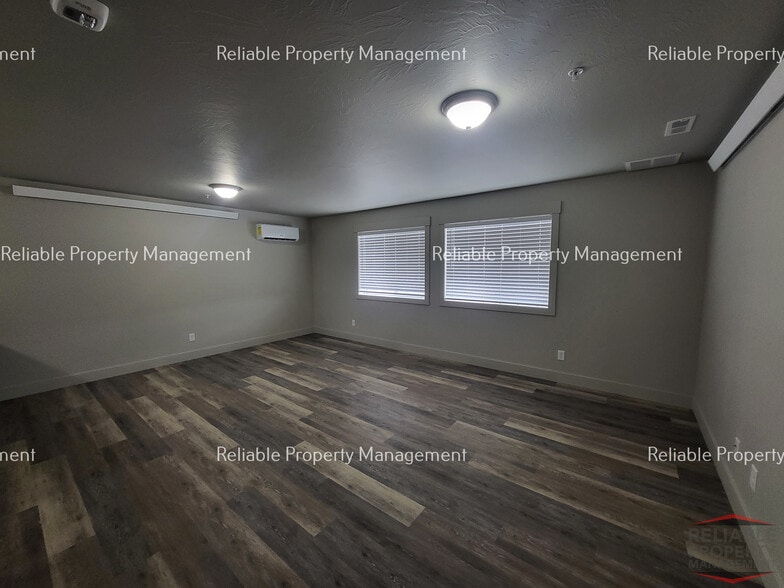 Building Photo - 6325 N Silver Fox Rd