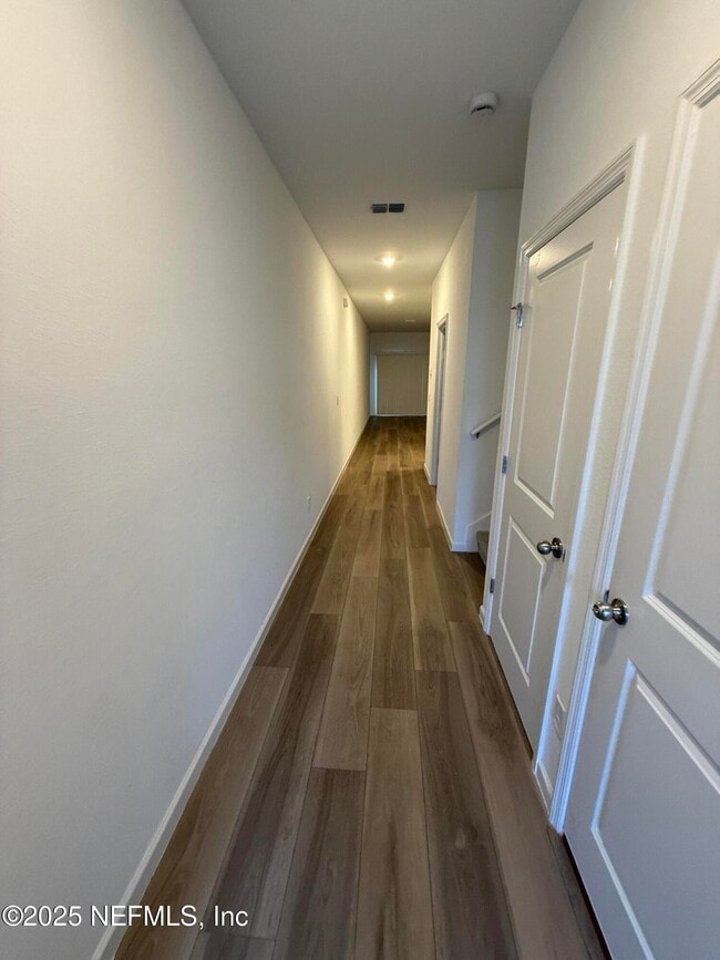Building Photo - 625 Holly Lks Dr