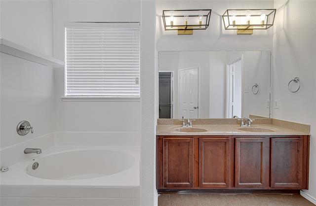 Building Photo - 1624 Wickham Dr