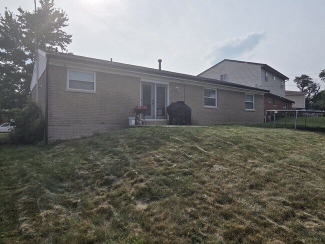 Building Photo - 11884 Hamden Dr