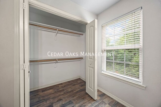 Building Photo - 1308 S C Ct