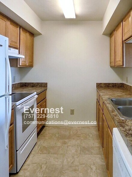 Building Photo - 3835 Staffordshire Ln