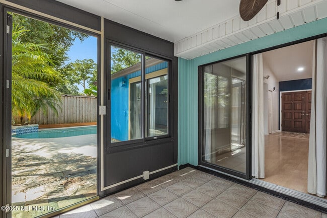 Building Photo - 4765 Marsh Hammock Dr W