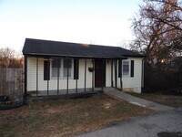 Building Photo - 146 Allnutt Dr