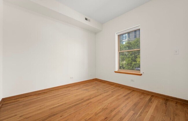 Building Photo - Spacious 2-Bedroom, 2-Bath Condo AVAILABLE NOW
