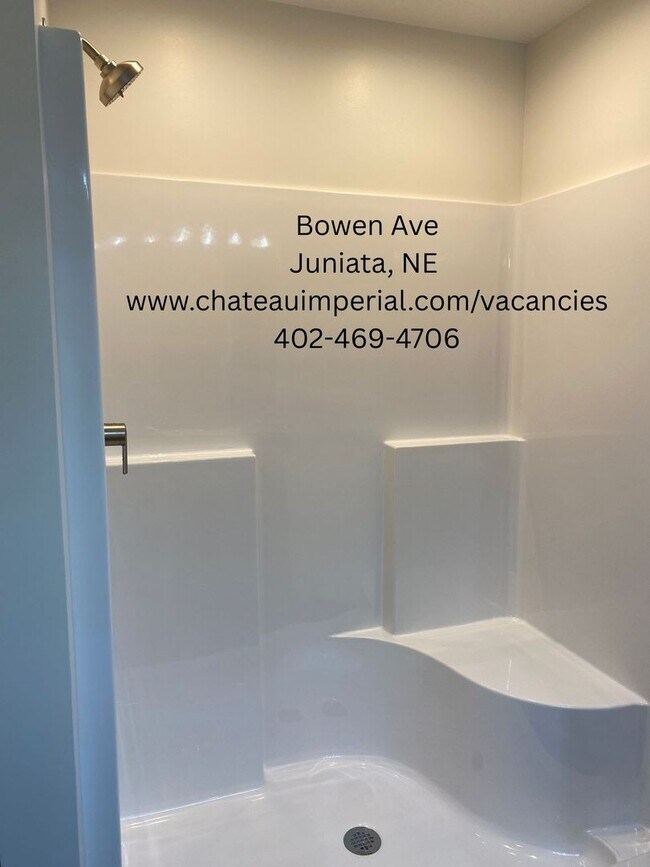 Building Photo - 600 N Bowen Ave