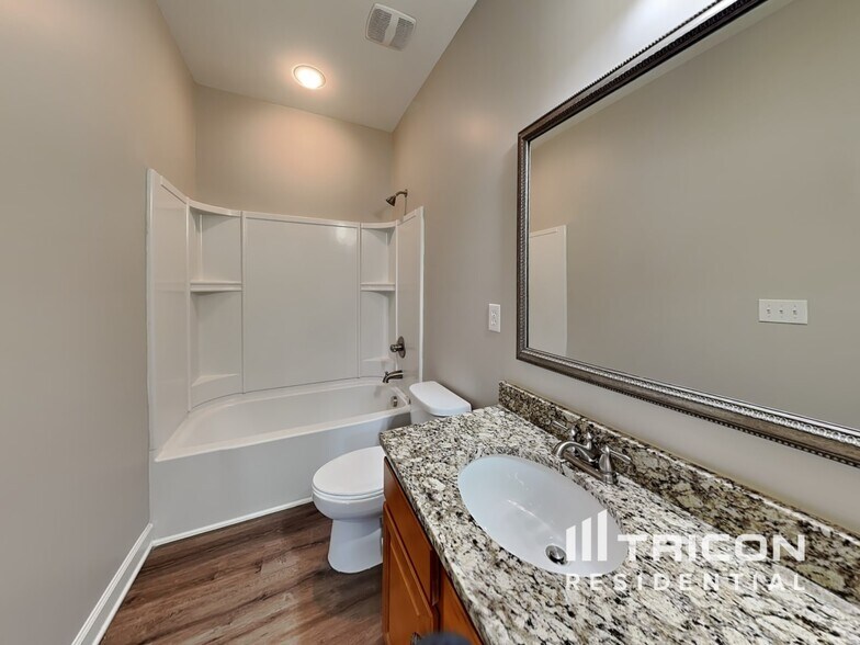 Building Photo - 172 Churchland Dr