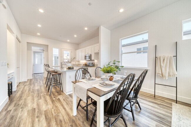 Building Photo - D62