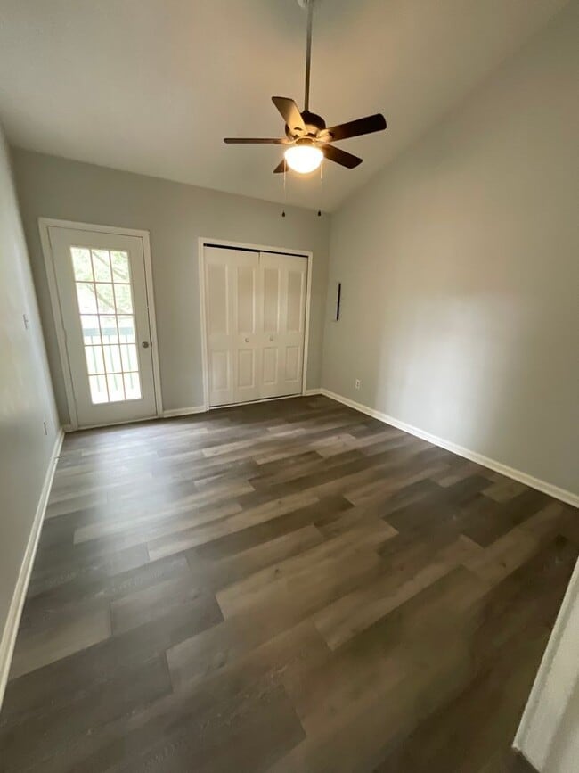 Building Photo - Charming Condo in Churchland Southwest