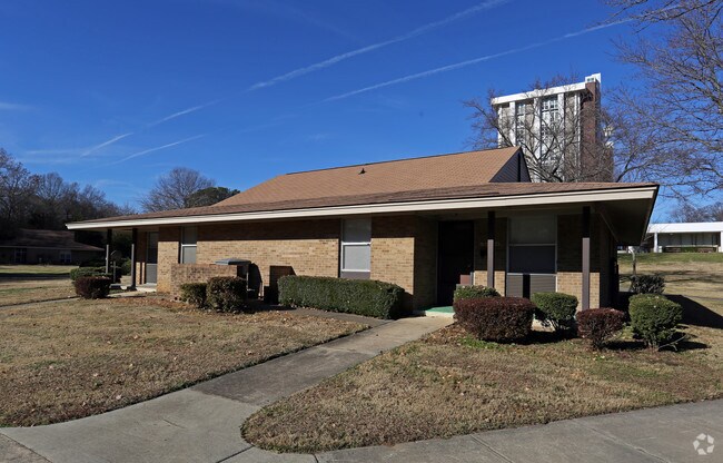 Building Photo - Strawn Cottages
