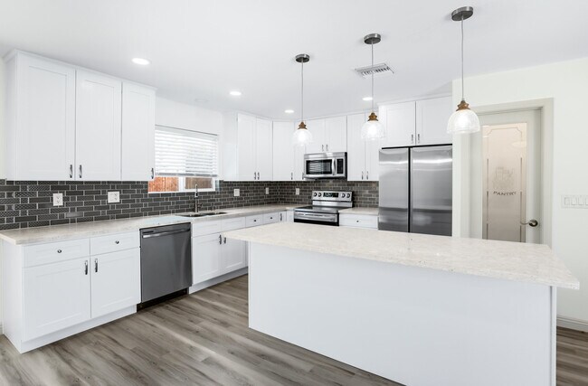 Building Photo - 53110 Avenida Ramirez