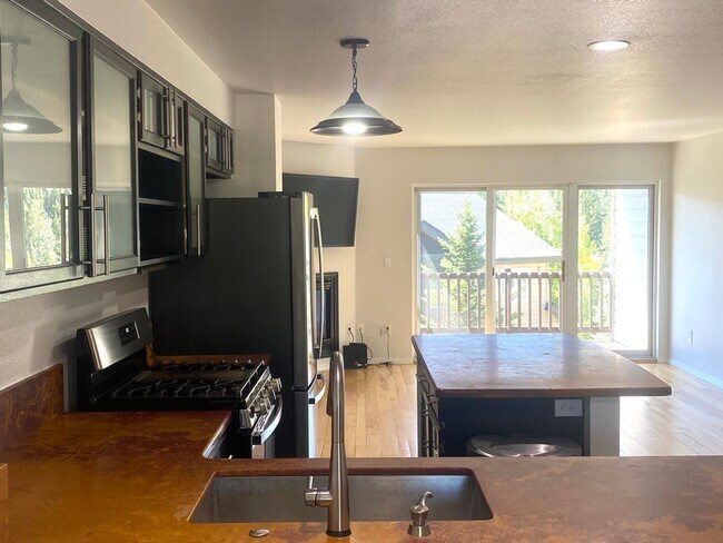 Building Photo - Flexible lease terms! Move in Special!  Wa...