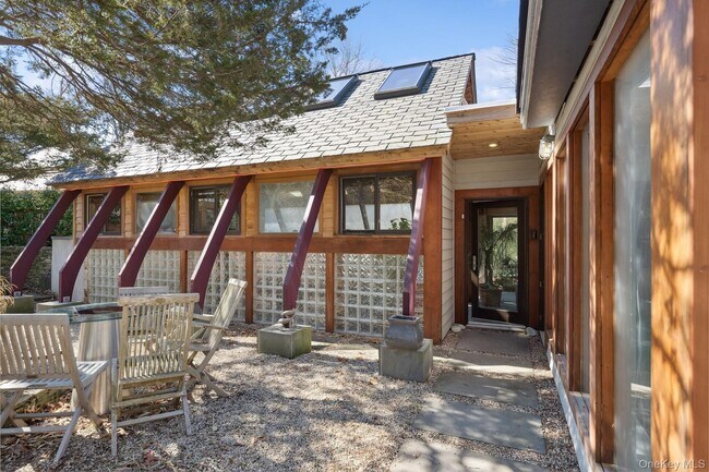 Building Photo - 1 Burkeshire Dr