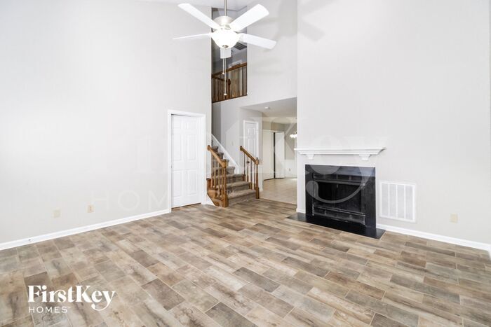 Building Photo - 2 Hickory Knoll Ct