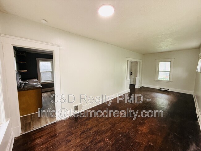 Building Photo - 4123 Stickney Ave