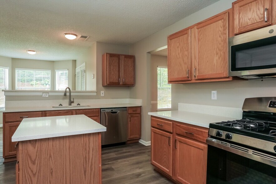 Building Photo - 5357 Knights Landing