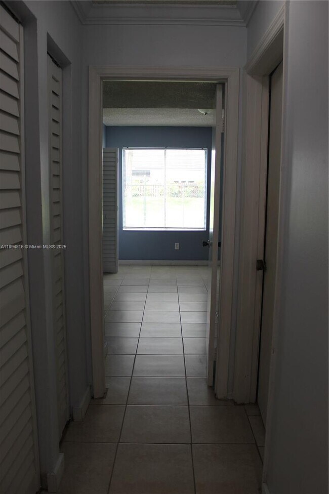 Building Photo - 10420 SW 158th Ct