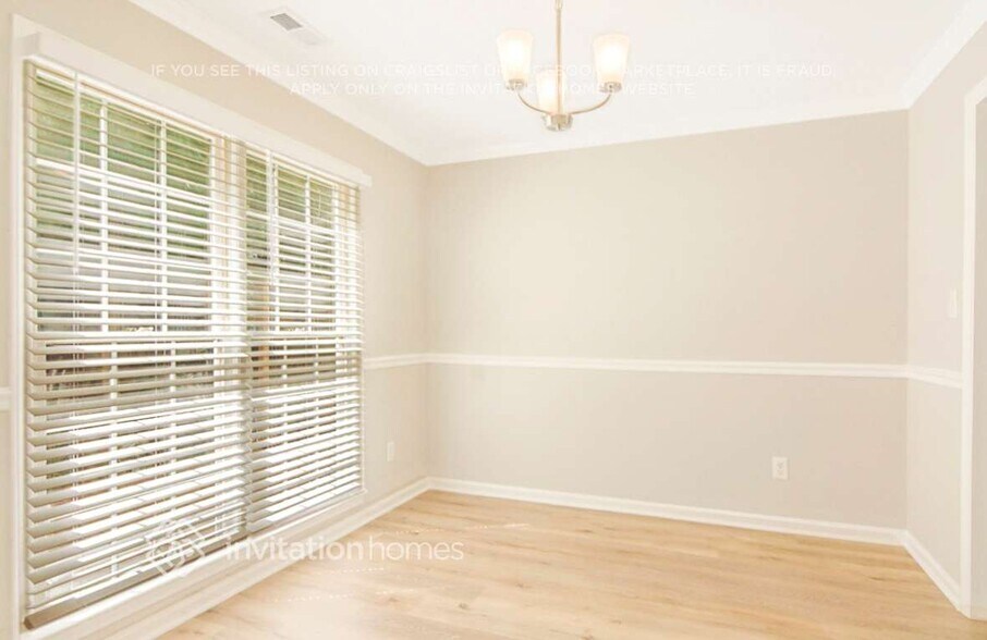 Building Photo - 8644 Swarthmore Dr