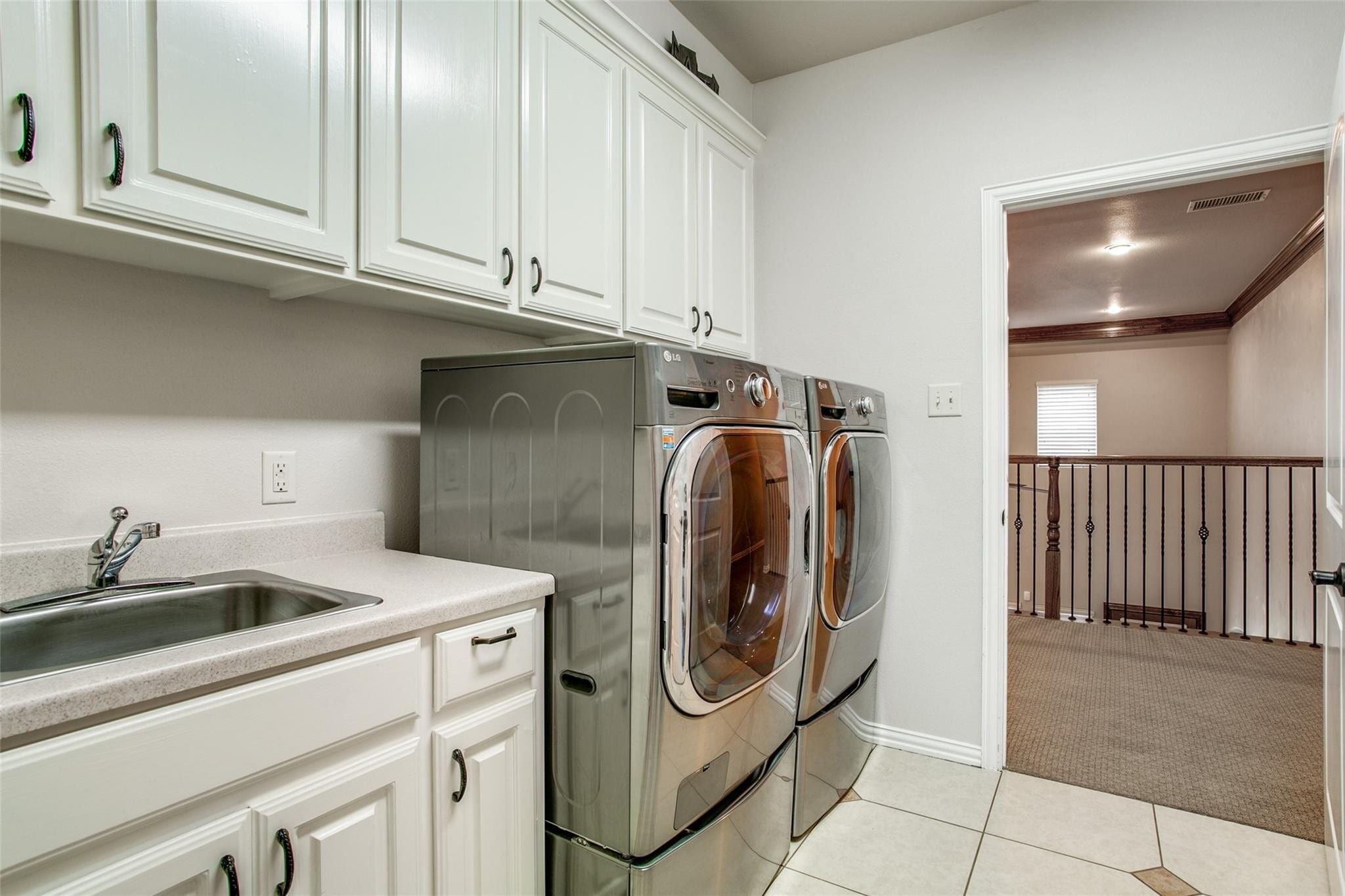 Building Photo - 1805 Castle Ct