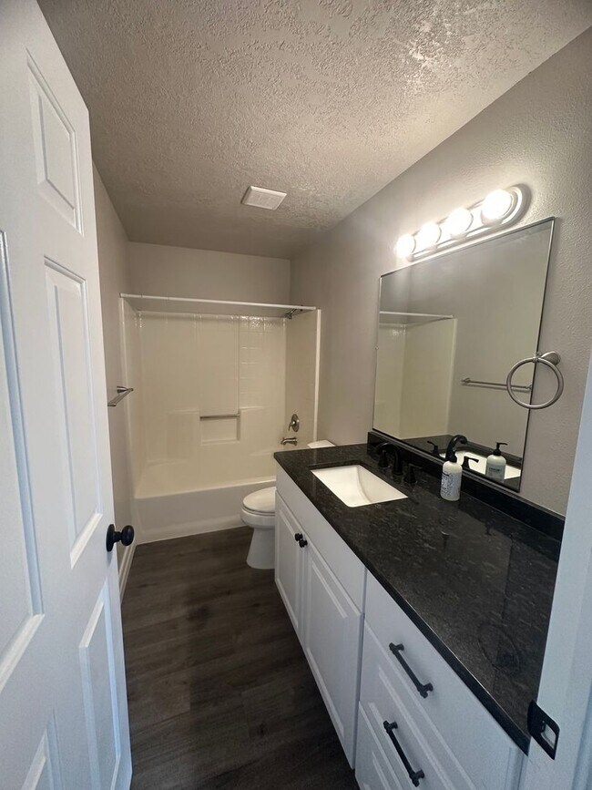 Building Photo - Quiet neighborhood, 3 bedroom, 2 bath home, huge front patio/deck, RV parking!