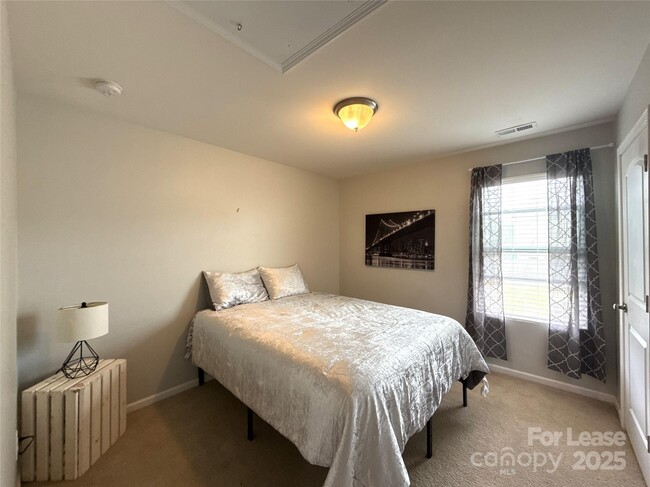 Building Photo - 10426 Kempsford Dr