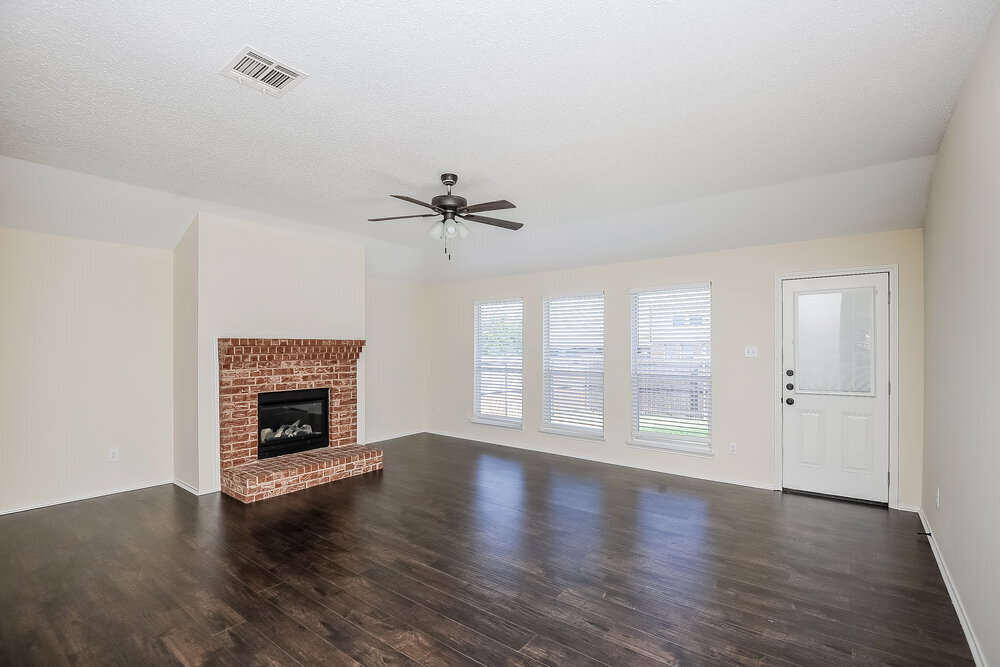 Building Photo - 720 Duke Dr