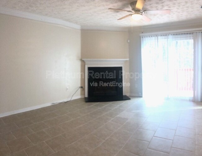 Building Photo - 6574 Meadow Green Cir