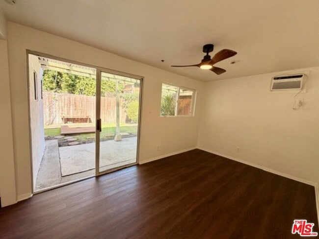 Building Photo - 540 Huntley Dr