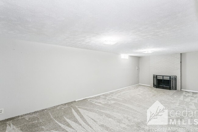 Building Photo - Family Friendly Home in Oakwood Estates