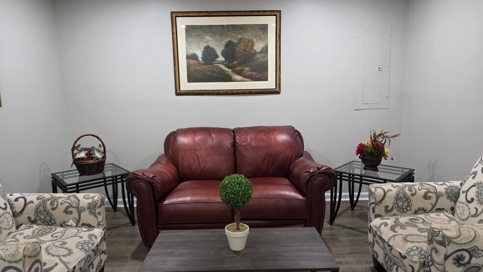 Building Photo - 1417 22nd Ave N