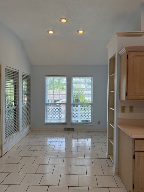 Building Photo - 1621 Greenbrier Dr