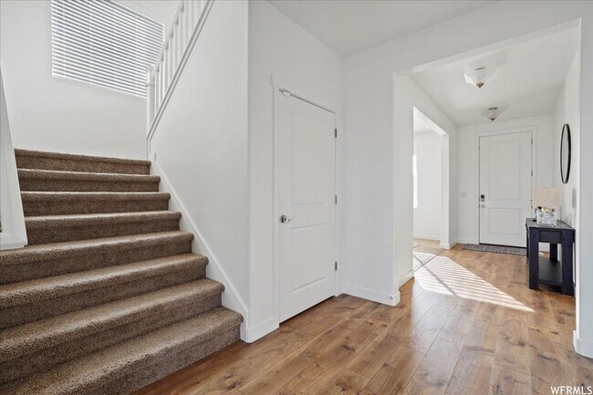 Building Photo - Gorgeous Home with unobstructed views in Herriman
