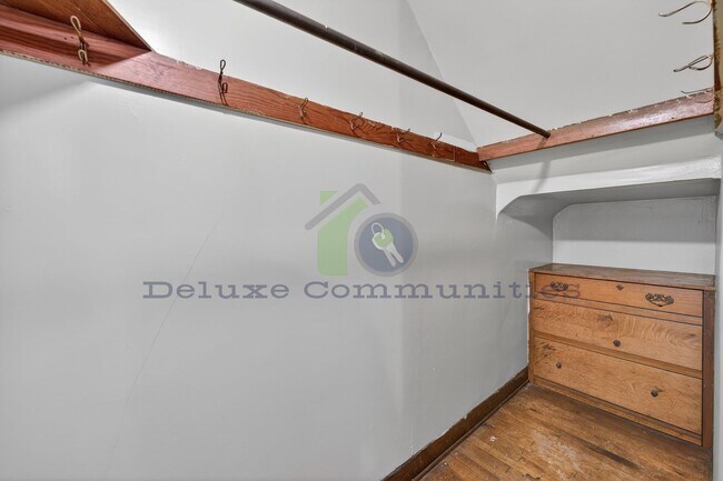 Building Photo - REMODELED 2 BEDROOM!! Move in Ready- Close to Cherry Hill