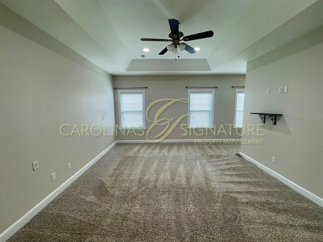 Building Photo - Move-In Ready Family Home. Prime Location, Updated Features