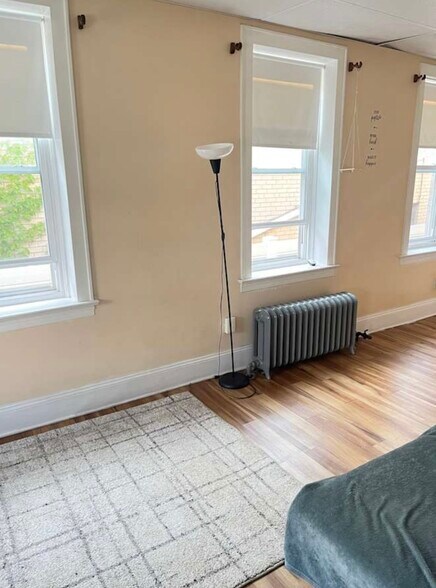 Building Photo - 456 Hudson St