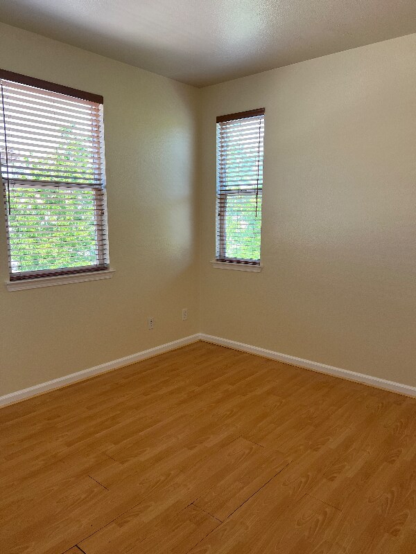 Building Photo - 9405 Clemente Dr
