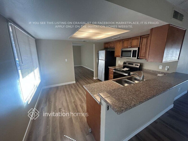 Building Photo - 3844 W Acapulco Ln