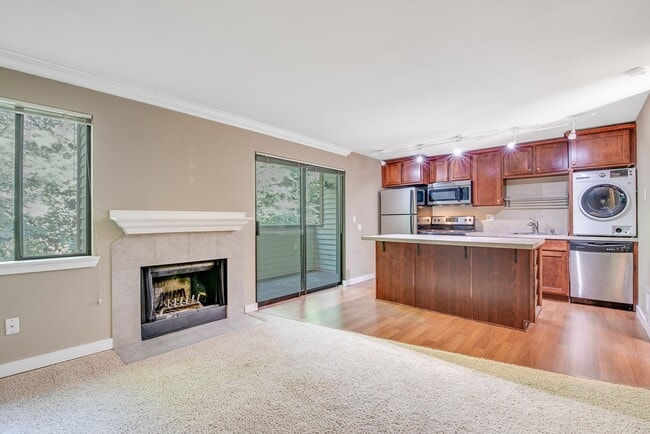 Building Photo - Whispering Brook Apartments