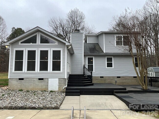 Building Photo - 11431 Howell Center Dr