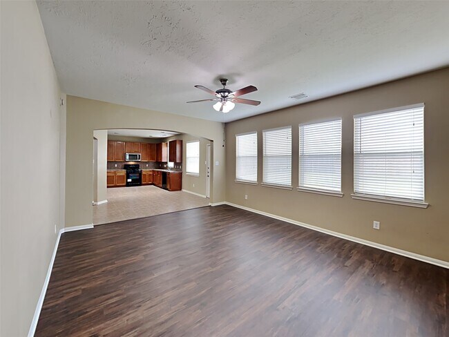 Building Photo - 1927 Makenna Ln