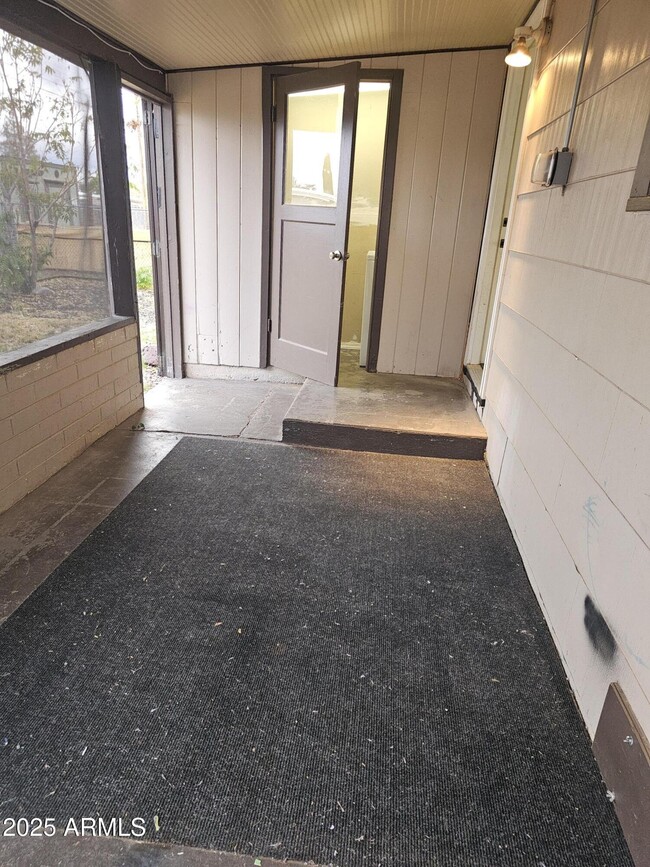 Building Photo - 113 E Navajo St