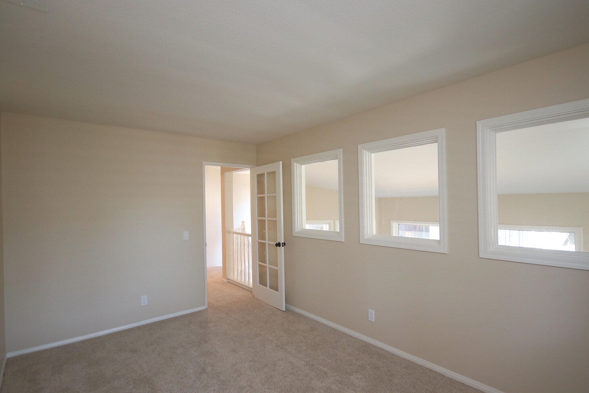 Building Photo - 1074 Rocton Dr