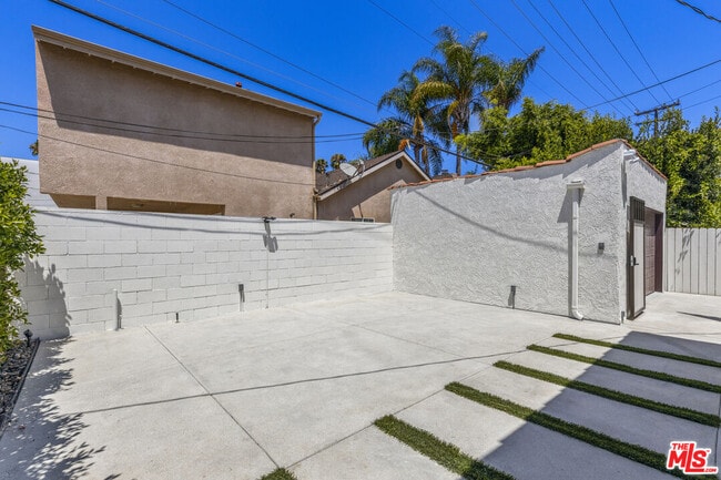 Building Photo - 8607 Clifton Way