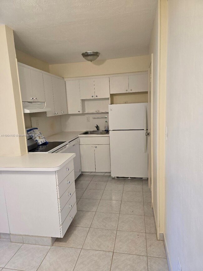 Building Photo - 8701 SW 141st St