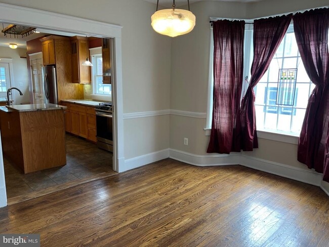 Building Photo - 2237 N Wakefield St