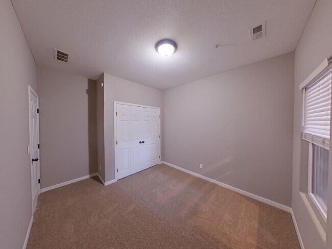 Building Photo - 447 S Longbranch Dr