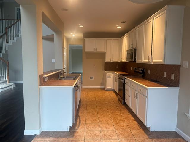 Building Photo - 2844 Cascade Cove Dr