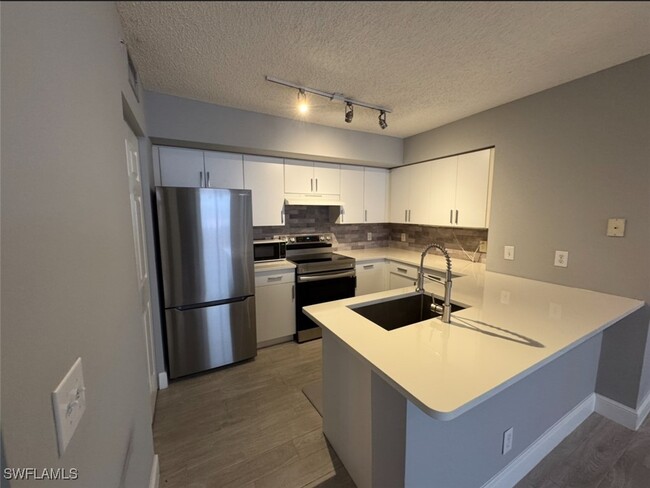 Building Photo - 8735 River Homes Lane